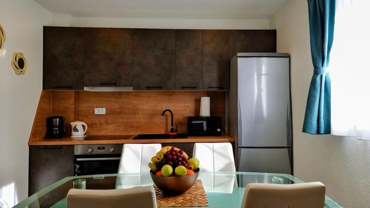 Dorijini Dvori Bed & Breakfast Baška Voda Dış mekan fotoğraf
