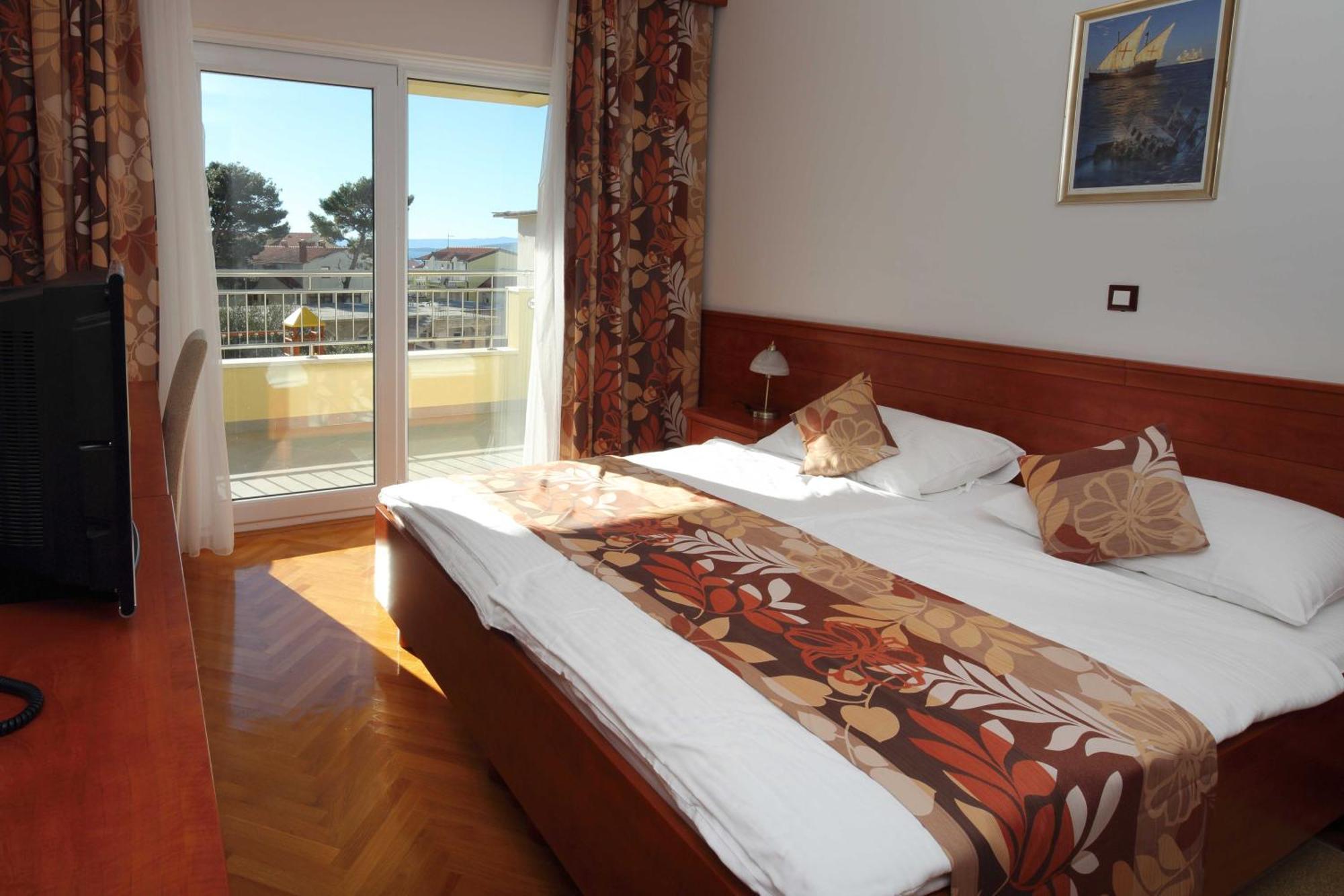 Dorijini Dvori Bed & Breakfast Baška Voda Oda fotoğraf