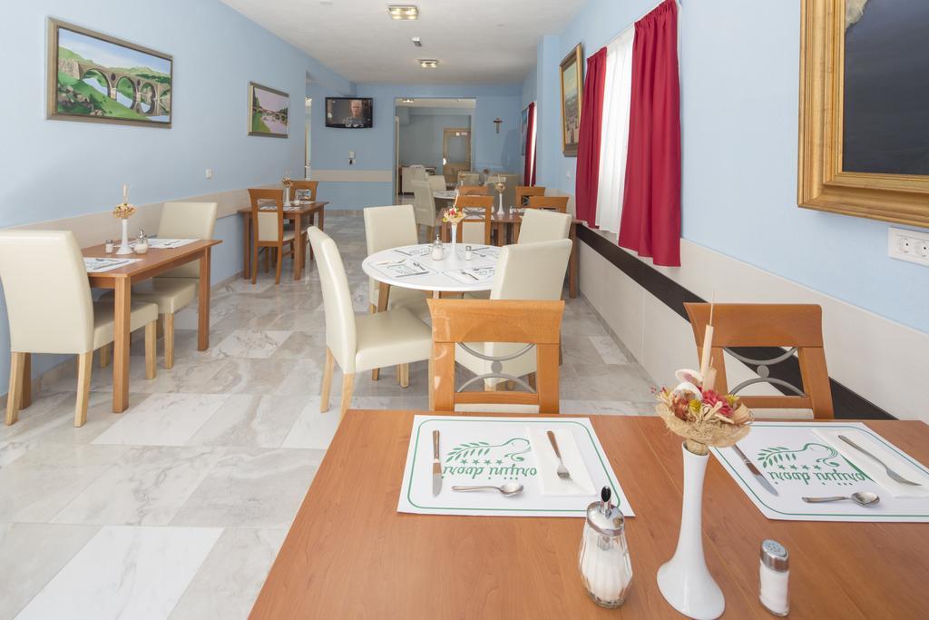 Dorijini Dvori Bed & Breakfast Baška Voda Dış mekan fotoğraf