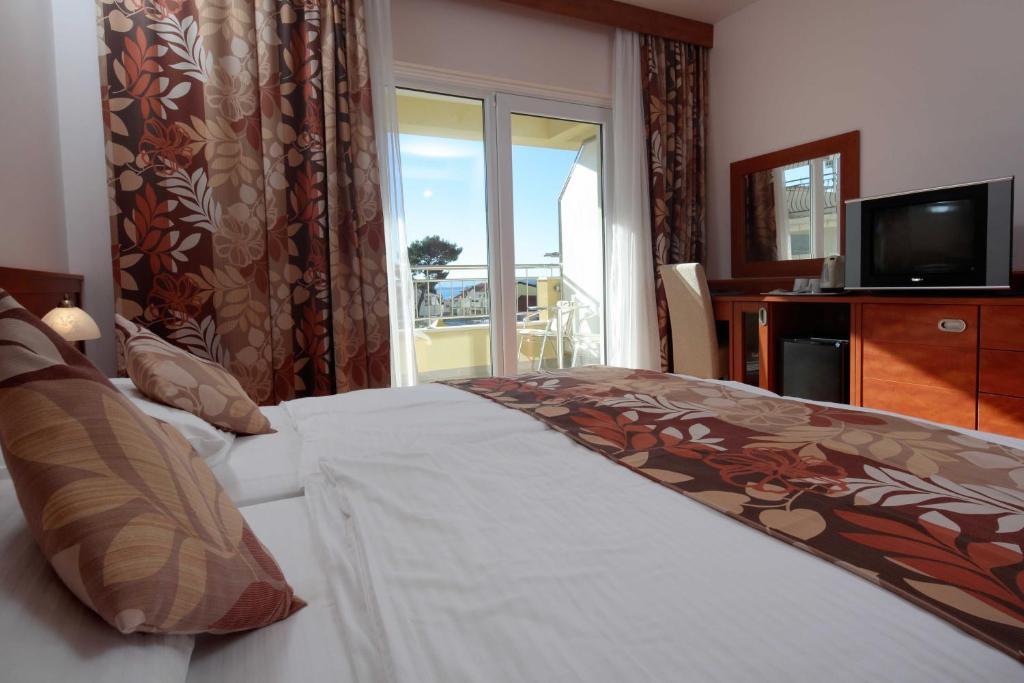Dorijini Dvori Bed & Breakfast Baška Voda Dış mekan fotoğraf