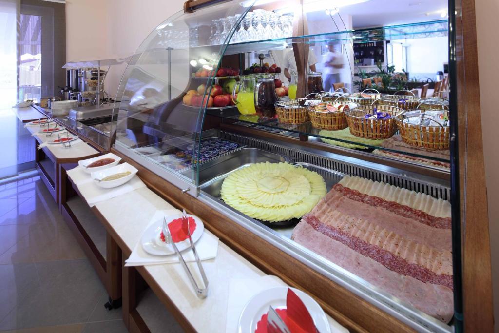 Dorijini Dvori Bed & Breakfast Baška Voda Dış mekan fotoğraf