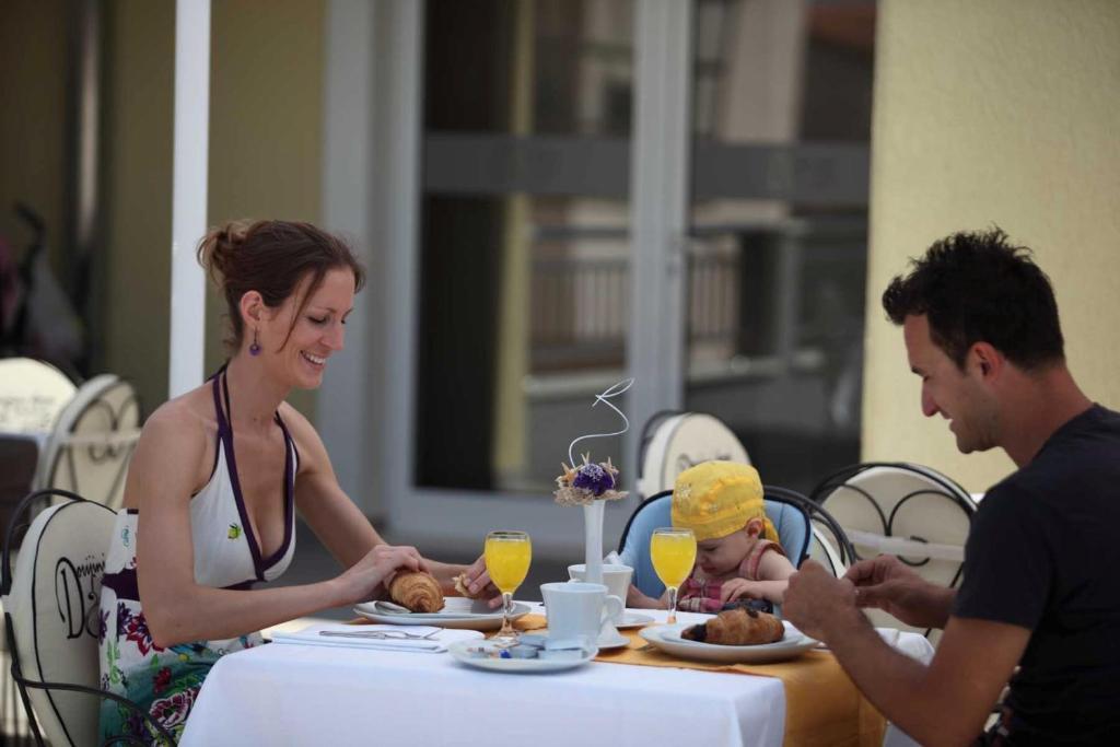 Dorijini Dvori Bed & Breakfast Baška Voda Dış mekan fotoğraf