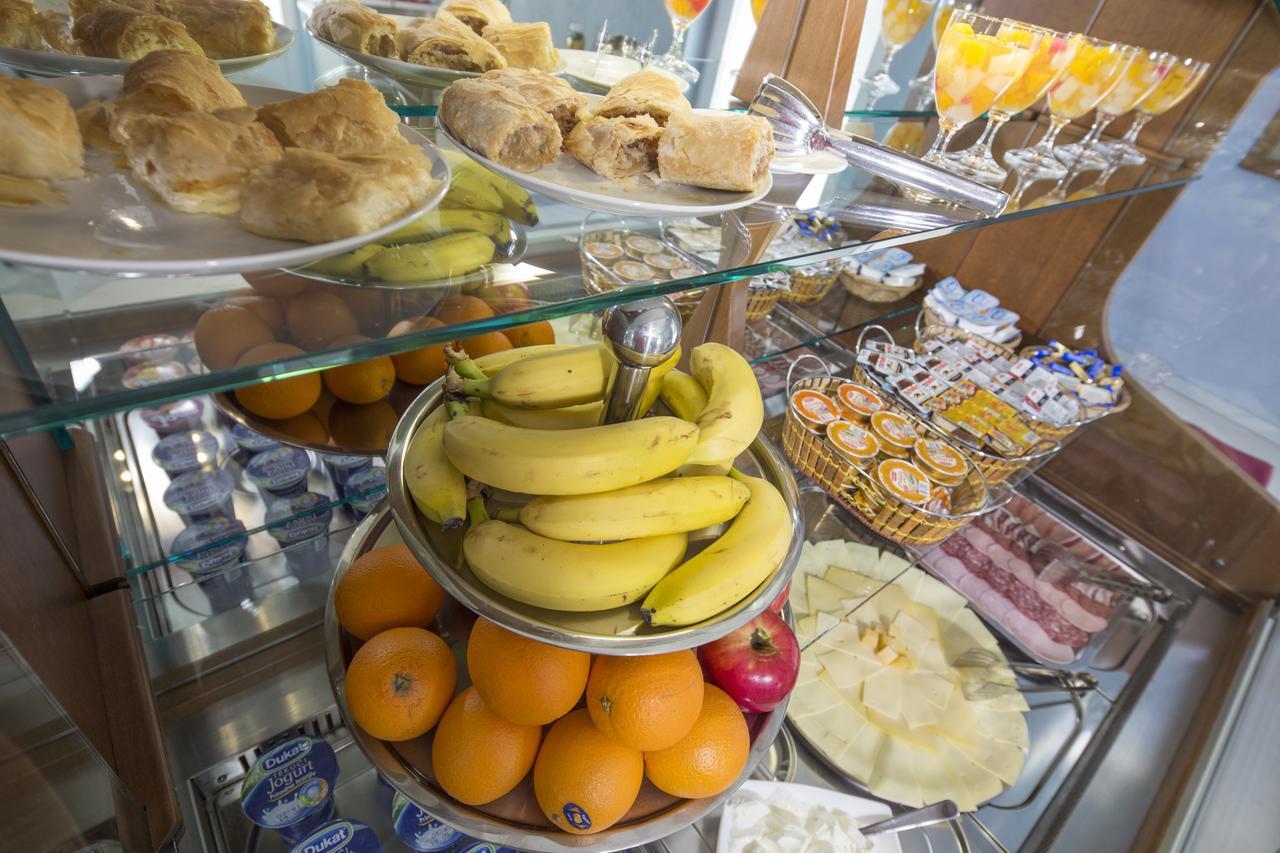Dorijini Dvori Bed & Breakfast Baška Voda Dış mekan fotoğraf